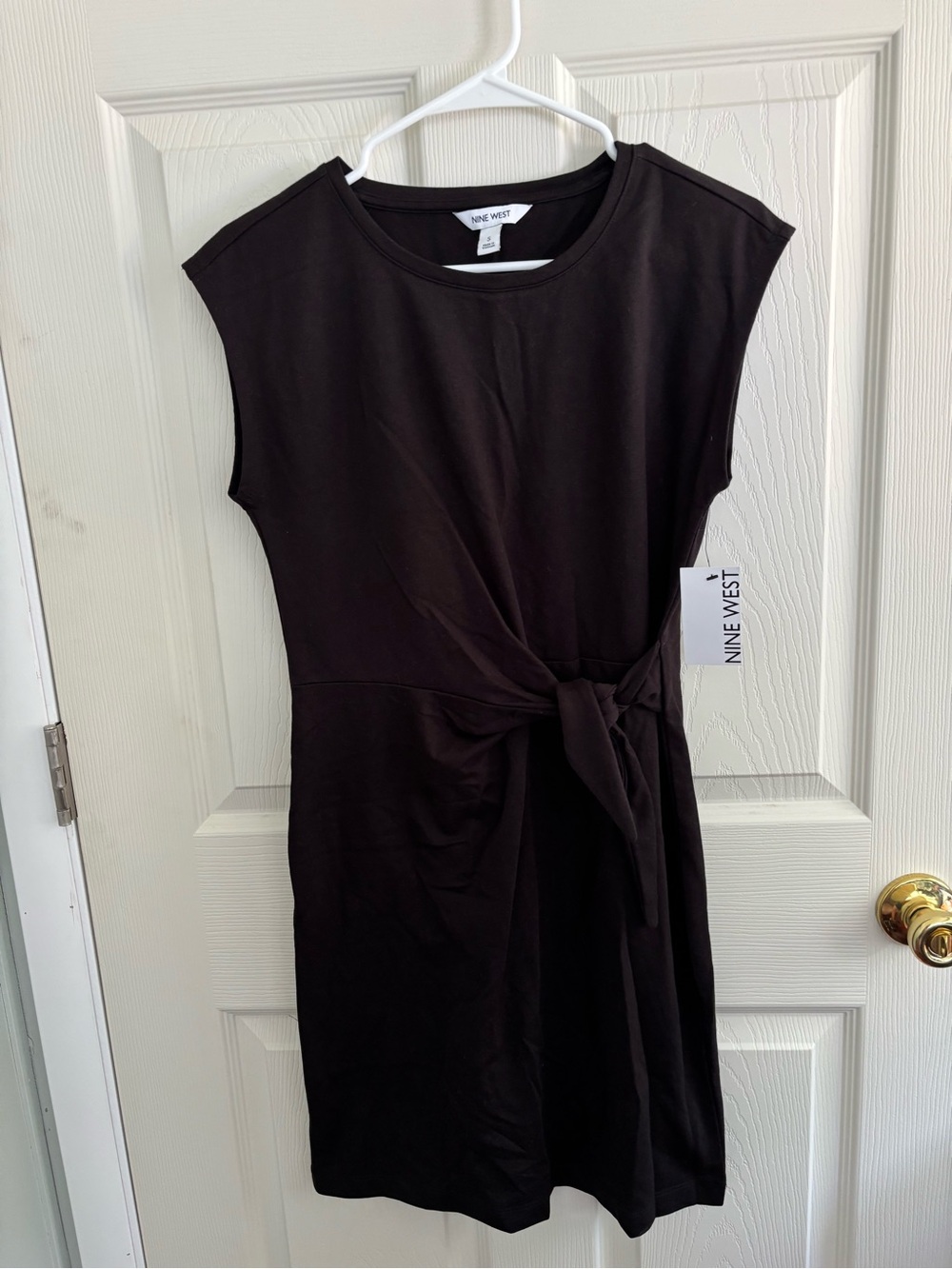 Nine West Black Tie-Waist Cap Sleeve Dress